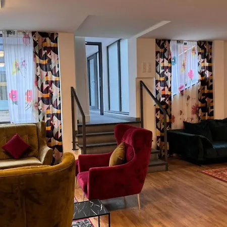 Apartment-hotel